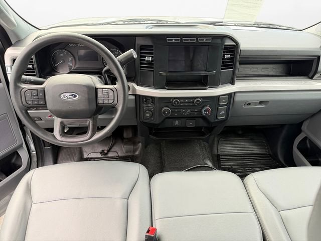 2023 Ford Super Duty F-550 DRW XL