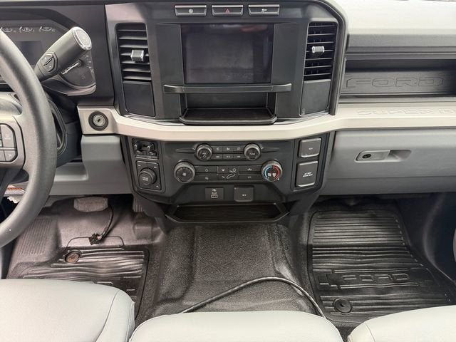 2023 Ford Super Duty F-550 DRW XL