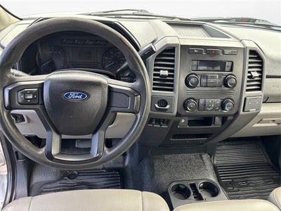 2017 Ford Super Duty F-550 DRW XL