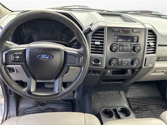 2017 Ford Super Duty F-550 DRW XL