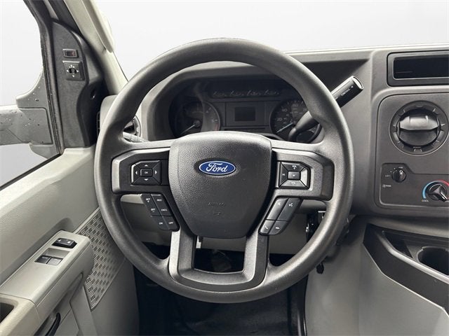 2022 Ford E-Series Cutaway Base