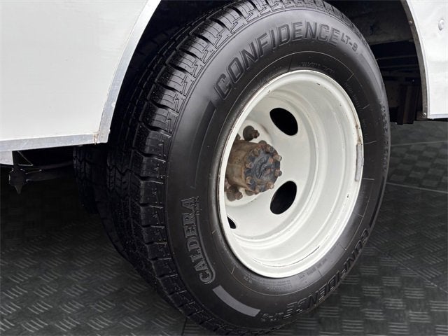 2022 Ford E-Series Cutaway Base