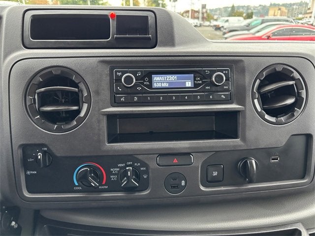 2022 Ford E-Series Cutaway Base