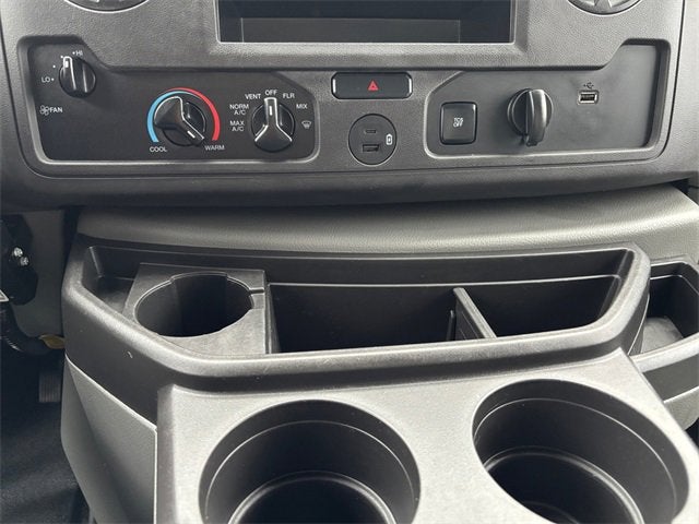 2022 Ford E-Series Cutaway Base