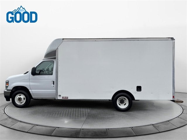 2022 Ford E-Series Cutaway Base