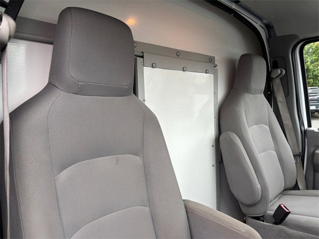 2022 Ford E-Series Cutaway Base