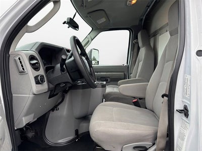 2022 Ford E-Series Cutaway Base