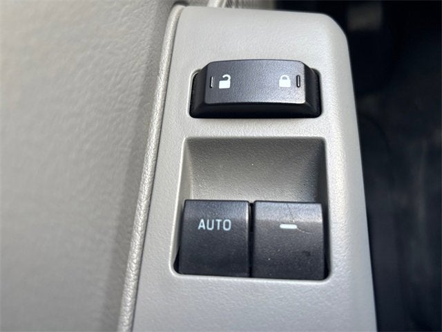 2022 Ford E-Series Cutaway Base