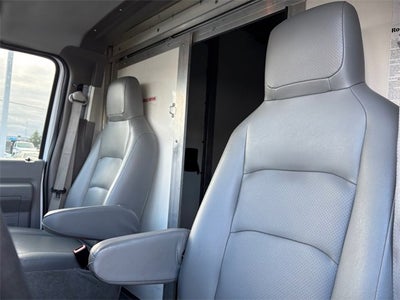 2022 Ford E-Series Cutaway Base