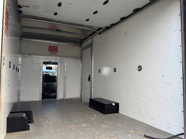 2022 Ford E-Series Cutaway Base