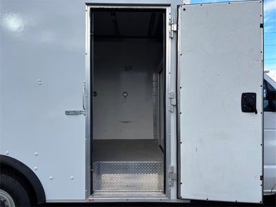 2022 Ford E-Series Cutaway Base