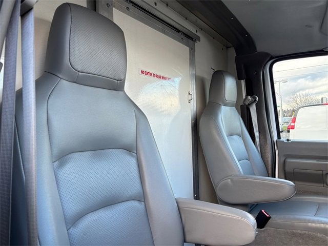 2022 Ford E-Series Cutaway Base