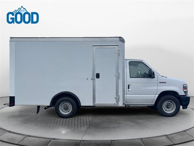 2022 Ford E-Series Cutaway Base