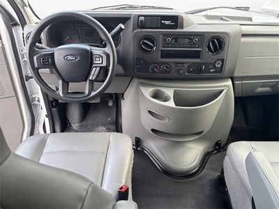 2022 Ford E-Series Cutaway Base