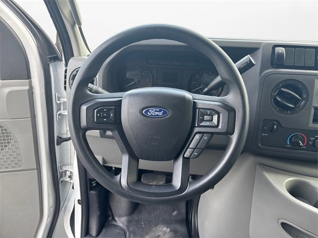 2022 Ford E-Series Cutaway Base