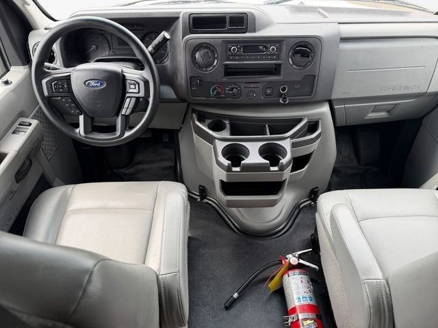 2022 Ford E-Series Cutaway Base