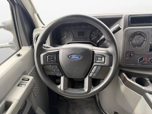 2022 Ford E-Series Cutaway Base