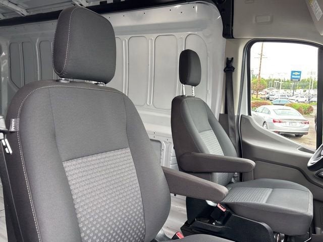 2023 Ford E-Transit Cargo Van Base