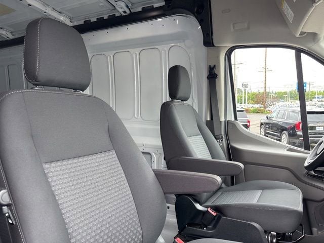 2023 Ford E-Transit Cargo Van Base