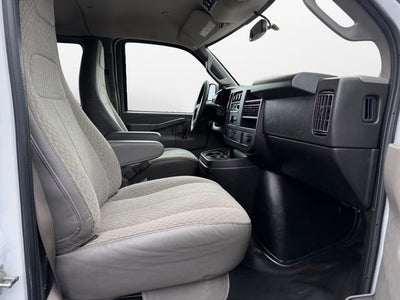 2023 Chevrolet Express Passenger 3500 1LS