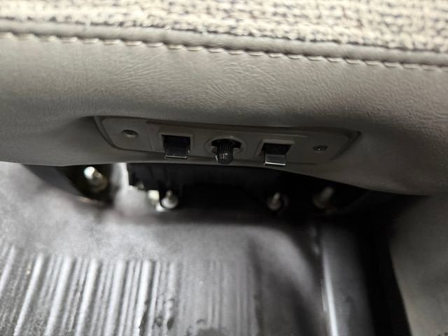 2023 Chevrolet Express Passenger 3500 1LS