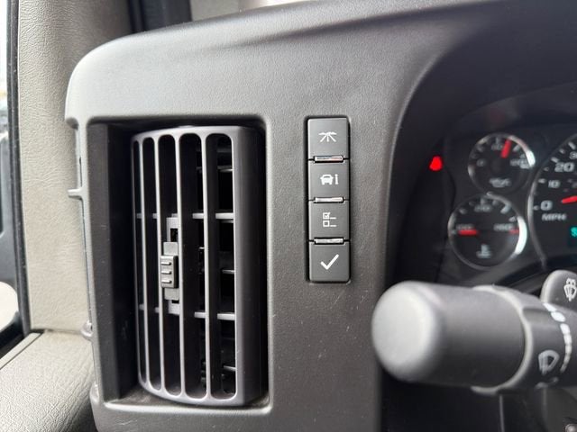 2023 Chevrolet Express Passenger 3500 1LS