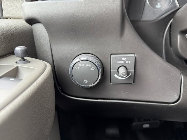 2023 Chevrolet Express Passenger 3500 1LS