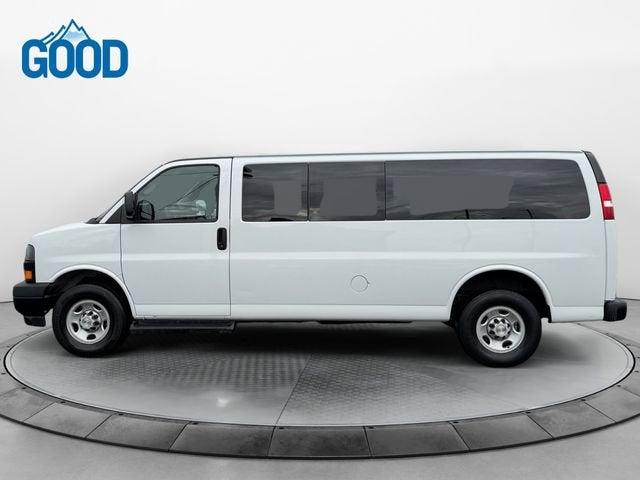 2023 Chevrolet Express Passenger 3500 1LS