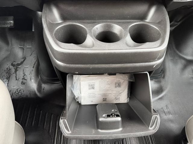 2023 Chevrolet Express Passenger 3500 1LS