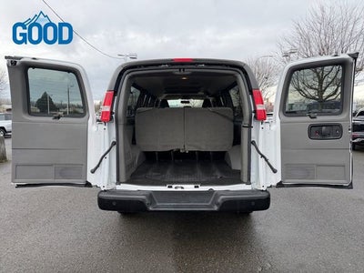 2023 Chevrolet Express Passenger 3500 1LS