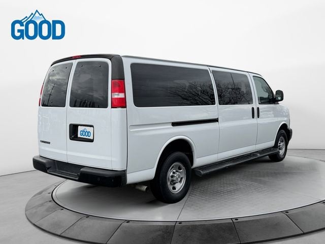 2023 Chevrolet Express Passenger 3500 1LS