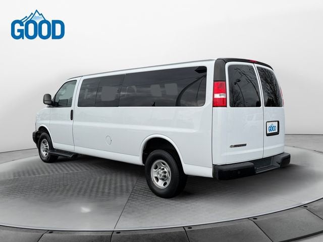 2023 Chevrolet Express Passenger 3500 1LS