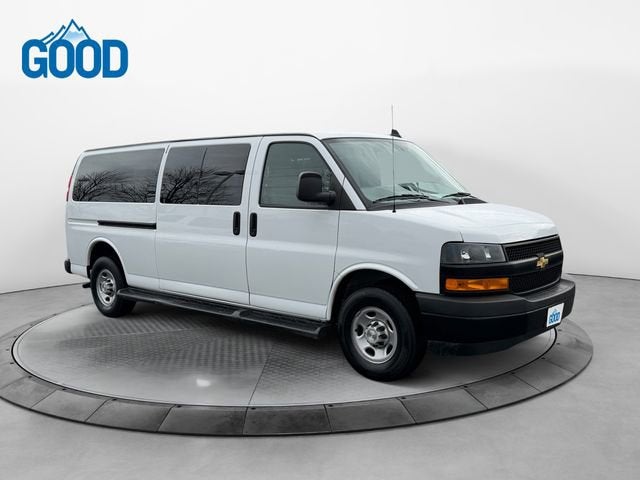 2023 Chevrolet Express Passenger 3500 1LS