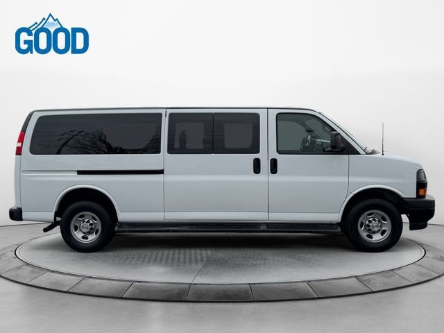 2023 Chevrolet Express Passenger 3500 1LS