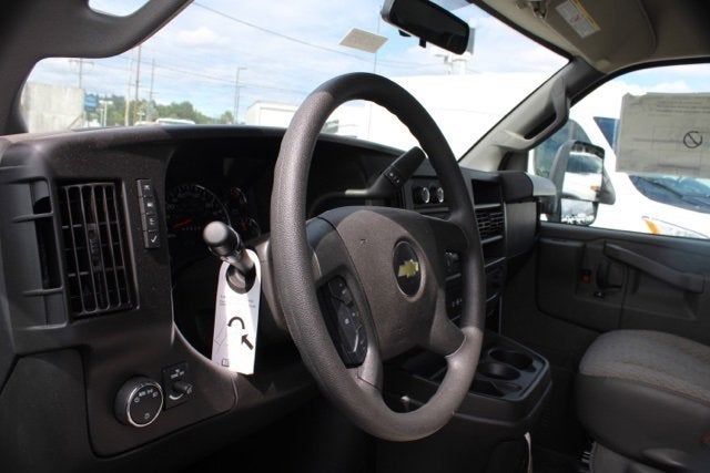 2024 Chevrolet Express Cutaway 3500 1WT