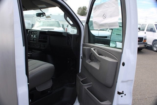 2024 Chevrolet Express Cutaway 3500 1WT