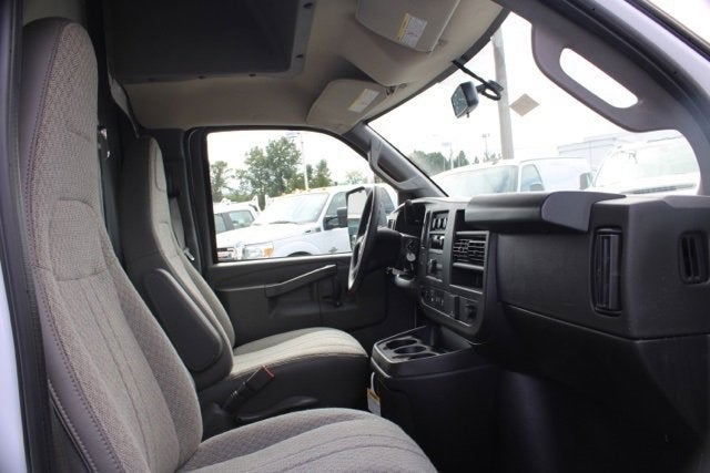 2024 Chevrolet Express Cutaway 3500 1WT