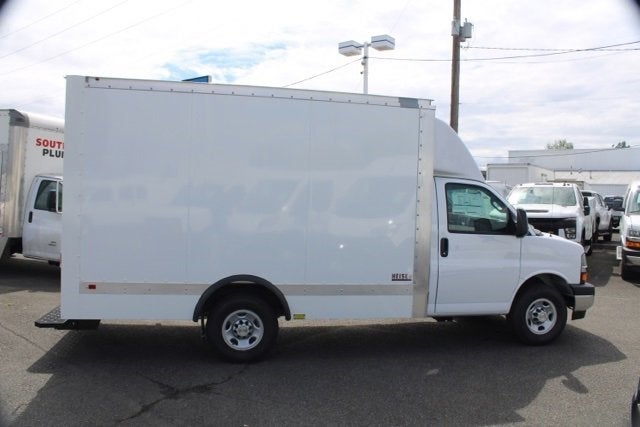 2024 Chevrolet Express Cutaway 3500 1WT