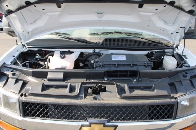 2024 Chevrolet Express Cutaway 3500 1WT