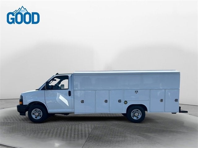 2021 Chevrolet Express Cutaway 3500 Base