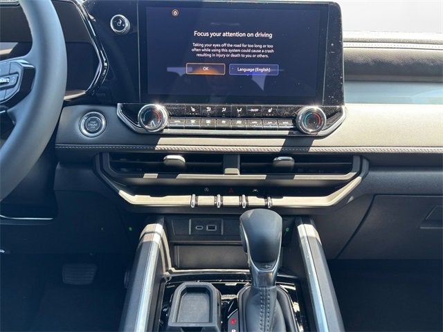 2025 Chevrolet Colorado WT/LT