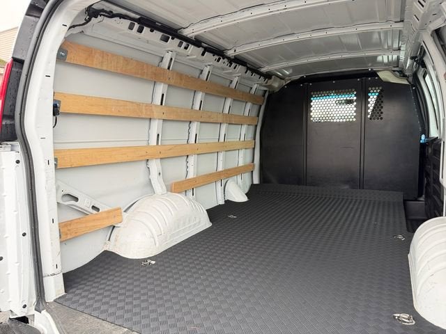 2024 Chevrolet Express Cargo 2500 WT