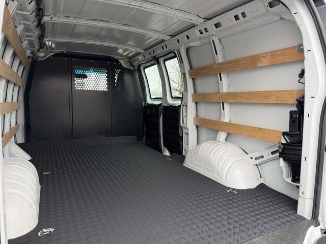 2024 Chevrolet Express Cargo 2500 WT