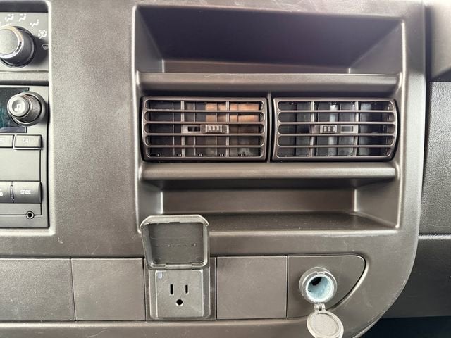 2024 Chevrolet Express Cargo 2500 WT