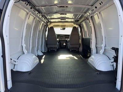 2025 Chevrolet Express Cargo WT