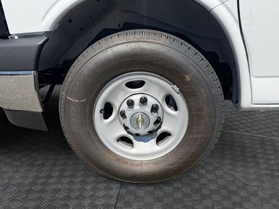 2025 Chevrolet Express Cargo WT