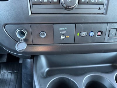 2025 Chevrolet Express Cargo WT