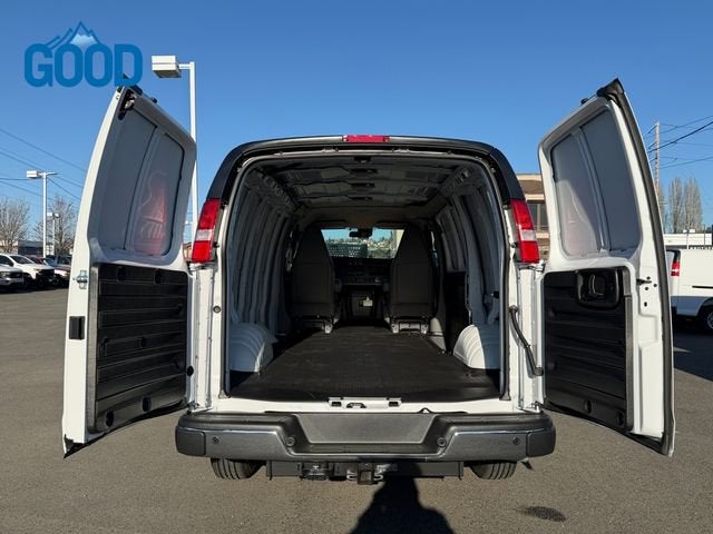 2025 Chevrolet Express Cargo WT