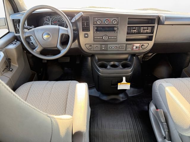 2025 Chevrolet Express Cargo WT