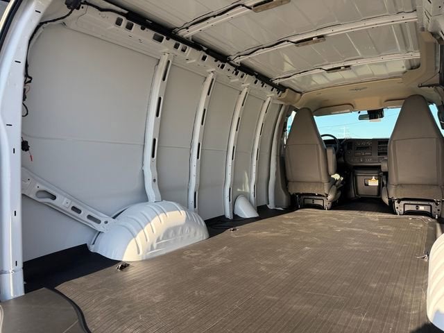 2025 Chevrolet Express Cargo WT